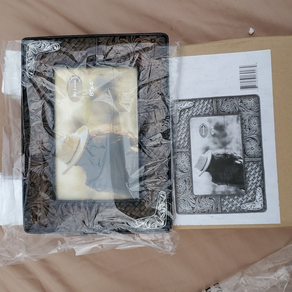 Western Cowboy style picture frame 6"x4" Brand new in box